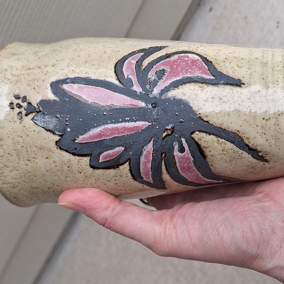 Vintage artist signed speckle pottery vase - Picture 2 of 8